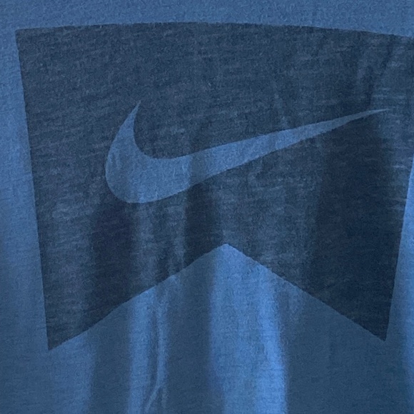 NIKE T-Shirt - Picture 2 of 6